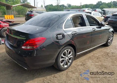 2016 Mercedes-Benz C 300 4Matic/Luxury 4Matic/Sport 4Matic z USA, uszkodzony, nr VIN 55SWF4KB6GU172347